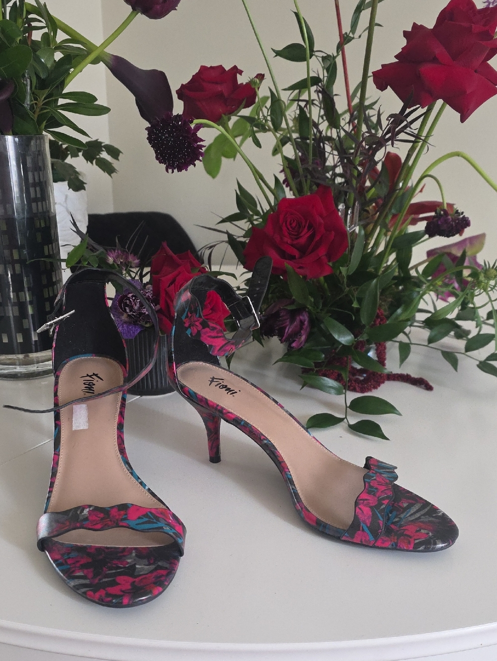 5/25$ FIONI Clothing Floral Ankle-Strap Sandals in Pink, Teal & Black